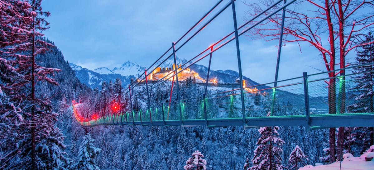 Highline 179 bei Nacht – Naturparkregion Reutte